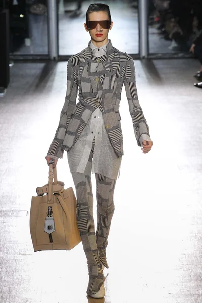 Look 14
